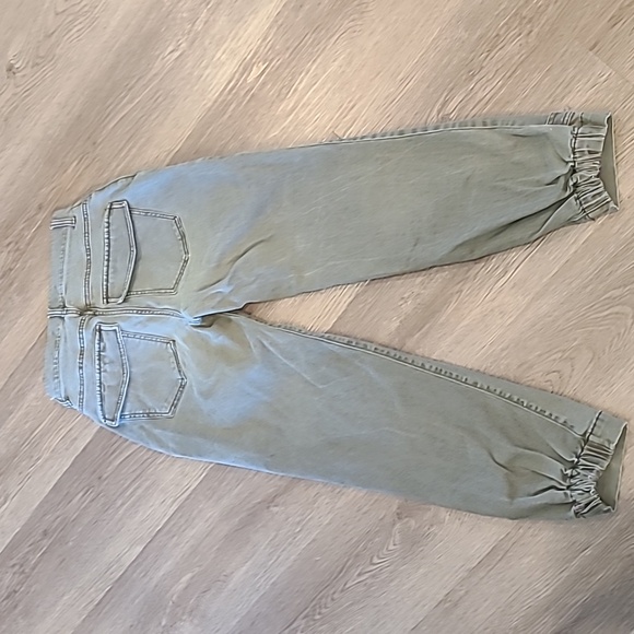 Express Light Khaki Green Cropped Straight High Rise Pants - Picture 8 of 9